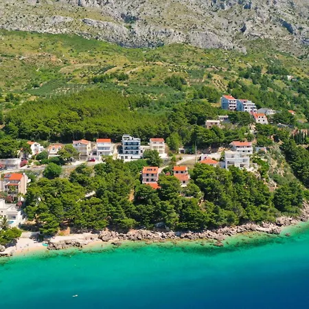 Mia 5 - Omis By Guide